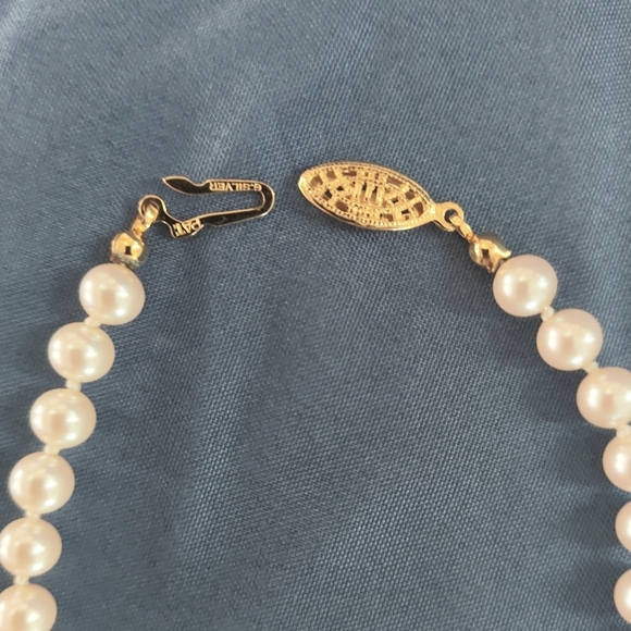 Vintage Pearl Necklace - Picture 2 of 3